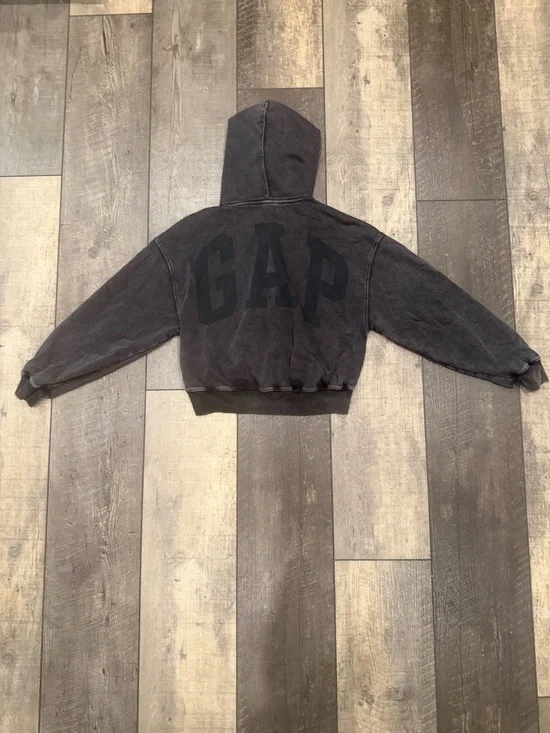 Gap VintageSoft Crop Logo Hoodie - Picture 2 of 3